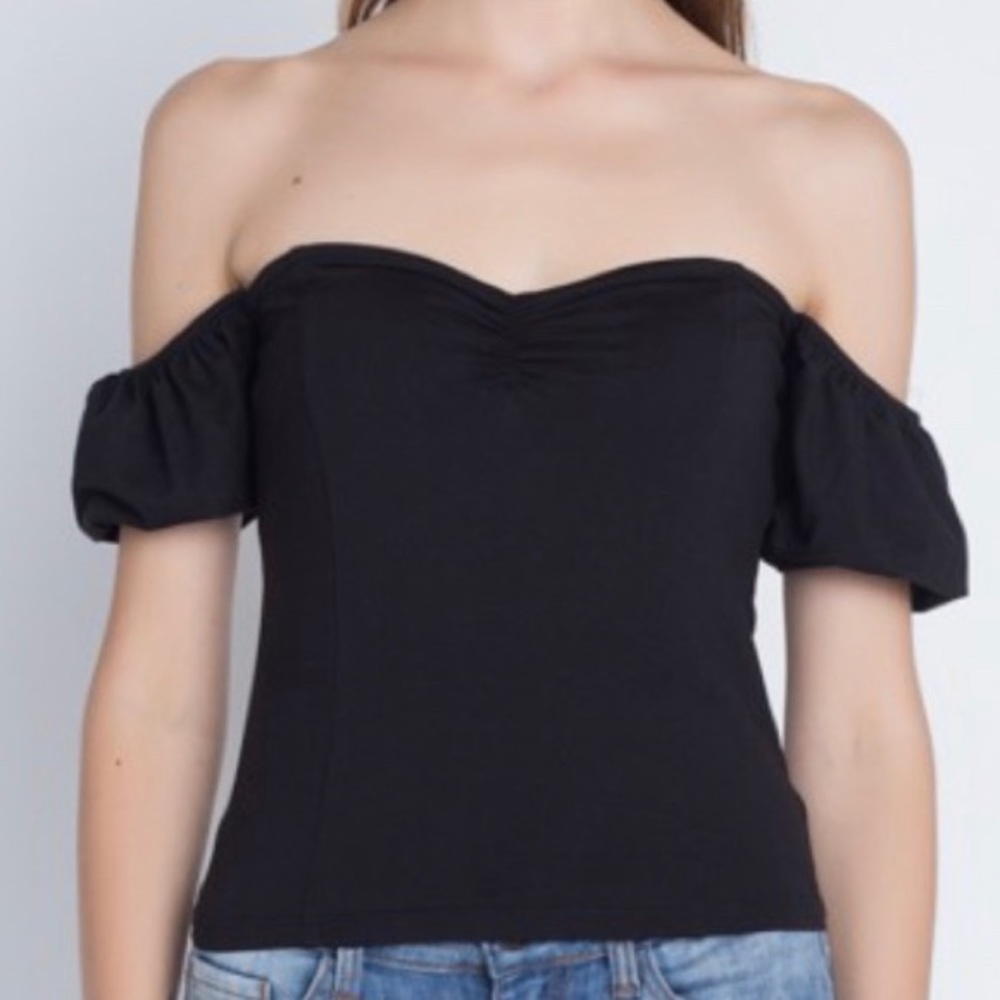 Off The Shoulder Top BNWT⚡️⚡️⚡️⚡️
